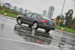 Тест-драйв Nissan Teana Four: бізнес за МКАДом