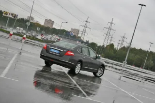 Тест-драйв Nissan Teana Four: бізнес за МКАДом