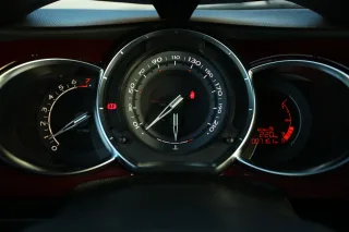 Тест-драйв Citroen DS3: стильна скарбничка