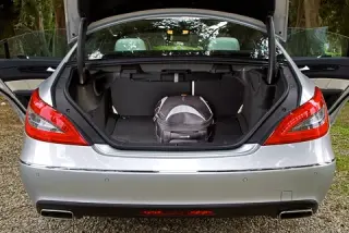 Самостріл. Проводимо балістичну експертизу седана Mercedes-Benz CLS