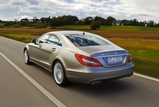 Самостріл. Проводимо балістичну експертизу седана Mercedes-Benz CLS