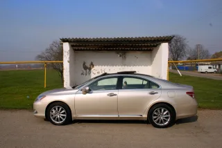 Тест-драйв Lexus ES 350: Хороша погода