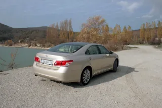 Тест-драйв Lexus ES 350: Хороша погода