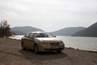 Тест-драйв Lexus ES 350: Хороша погода