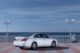 Тест-драйв Lexus ES 350: Хороша погода