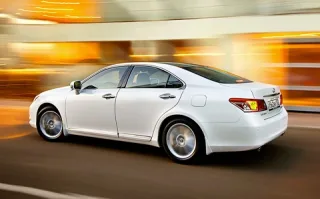 Wrong button? Reflecting on the place of the Lexus ES 350 sedan in life