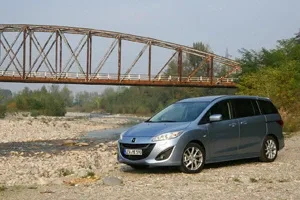 Test drive Mazda5: stylish family man