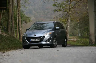 Test drive Mazda5: stylish family man