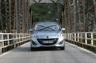 Test drive Mazda5: stylish family man