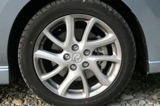 Test drive Mazda5: stylish family man