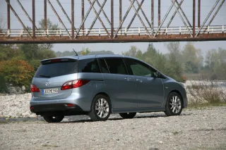 Test drive Mazda5: stylish family man