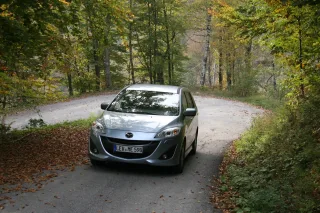 Test drive Mazda5: stylish family man