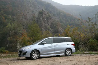 Test drive Mazda5: stylish family man