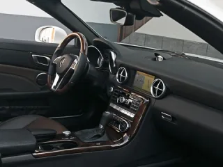 Sportlichkeit. Determining the gender of the Mercedes-Benz SLK roadster