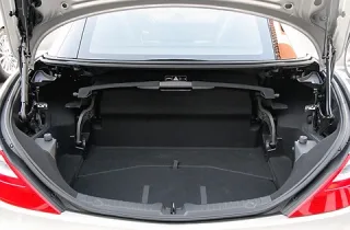 Sportlichkeit. Determining the gender of the Mercedes-Benz SLK roadster