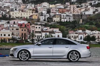 Дореволюционный. Теряемся во времени за рулём нового седана Audi A6