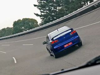 Заспокоєння. Слухаємо звіт про оновлення седана Mitsubishi Lancer