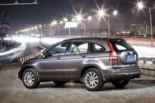 Hyundai ix35 VS Honda CR-V: кожному своє