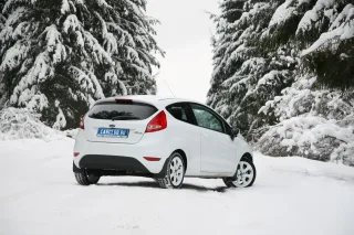 Test drive Ford Fiesta Black&White: white on black
