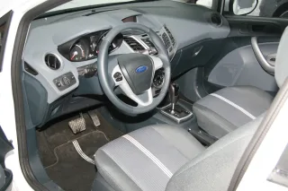 Test drive Ford Fiesta Black&White: white on black