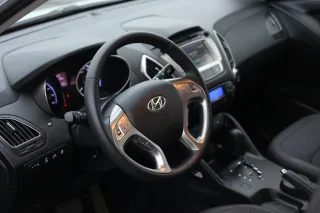 Hyundai ix35 VS Honda CR-V: кожному своє