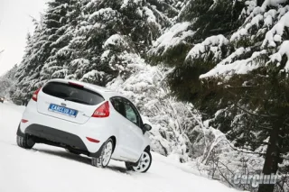 Test drive Ford Fiesta Black&White: white on black