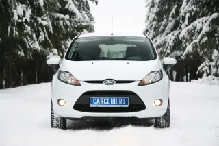 Test drive Ford Fiesta Black&White: white on black