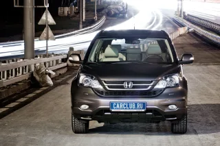 Hyundai ix35 VS Honda CR-V: кожному своє