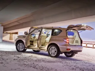 Different physics. Measuring the force of attraction with the Nissan Patrol SUV