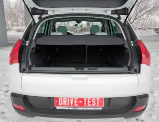 Інший порядок. Лихо виводимо по білому білим Peugeot 3008