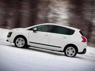 Інший порядок. Лихо виводимо по білому білим Peugeot 3008