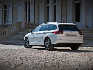 Мерло. Дегустуємо Citroen C5 на дорогах провінції Бордо
