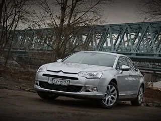 Мерло. Дегустуємо Citroen C5 на дорогах провінції Бордо