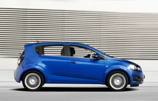 Кістяк. Знайомимося з хетчбеками Chevrolet Aveo та Chevrolet Cruze