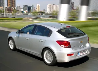 Кістяк. Знайомимося з хетчбеками Chevrolet Aveo та Chevrolet Cruze