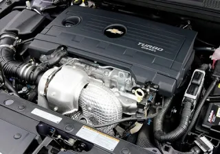 Кістяк. Знайомимося з хетчбеками Chevrolet Aveo та Chevrolet Cruze