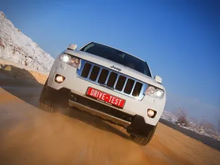 Не особливо небезпечний. Забуваємо старий Jeep Grand Cherokee з новим