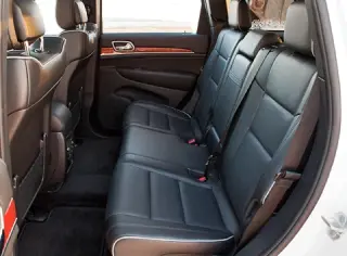Не особливо небезпечний. Забуваємо старий Jeep Grand Cherokee з новим