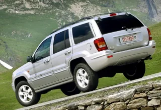 Не особливо небезпечний. Забуваємо старий Jeep Grand Cherokee з новим