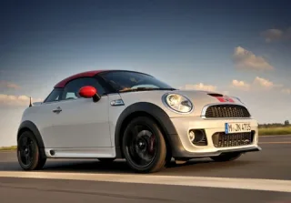 Фальстарт. Ищем смысл в существовании трёхдверки Mini Coupe
