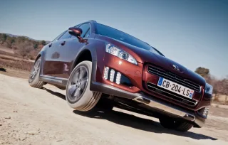 Peugeot Витрачаємо синергію, запасену гібридним Peugeot 508 RXH