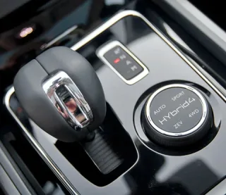 Peugeot Витрачаємо синергію, запасену гібридним Peugeot 508 RXH