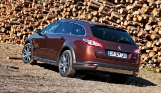 Peugeot Витрачаємо синергію, запасену гібридним Peugeot 508 RXH