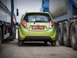 Штопор. Гоняем новый Chevrolet Spark по городским пробкам