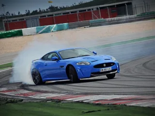 Краще за досконалість. Лякаємо Португалію ревінням дводверок Jaguar XK, XKR та XKR-S