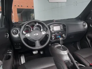Энтомология. Ловим в один сачок два кроссовера Nissan Juke