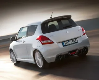 Сказка о спорте. Знакомимся с моделью Suzuki Swift Sport на заводском полигоне