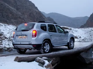 And a fur coat as a bonus. Ironing Uzbek roads in a Renault Duster crossover
