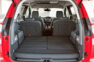З'ясовуємо, хто ближче до фітнесу, — Ford Grand C-Max або Mazda5