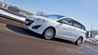 З'ясовуємо, хто ближче до фітнесу, — Ford Grand C-Max або Mazda5
